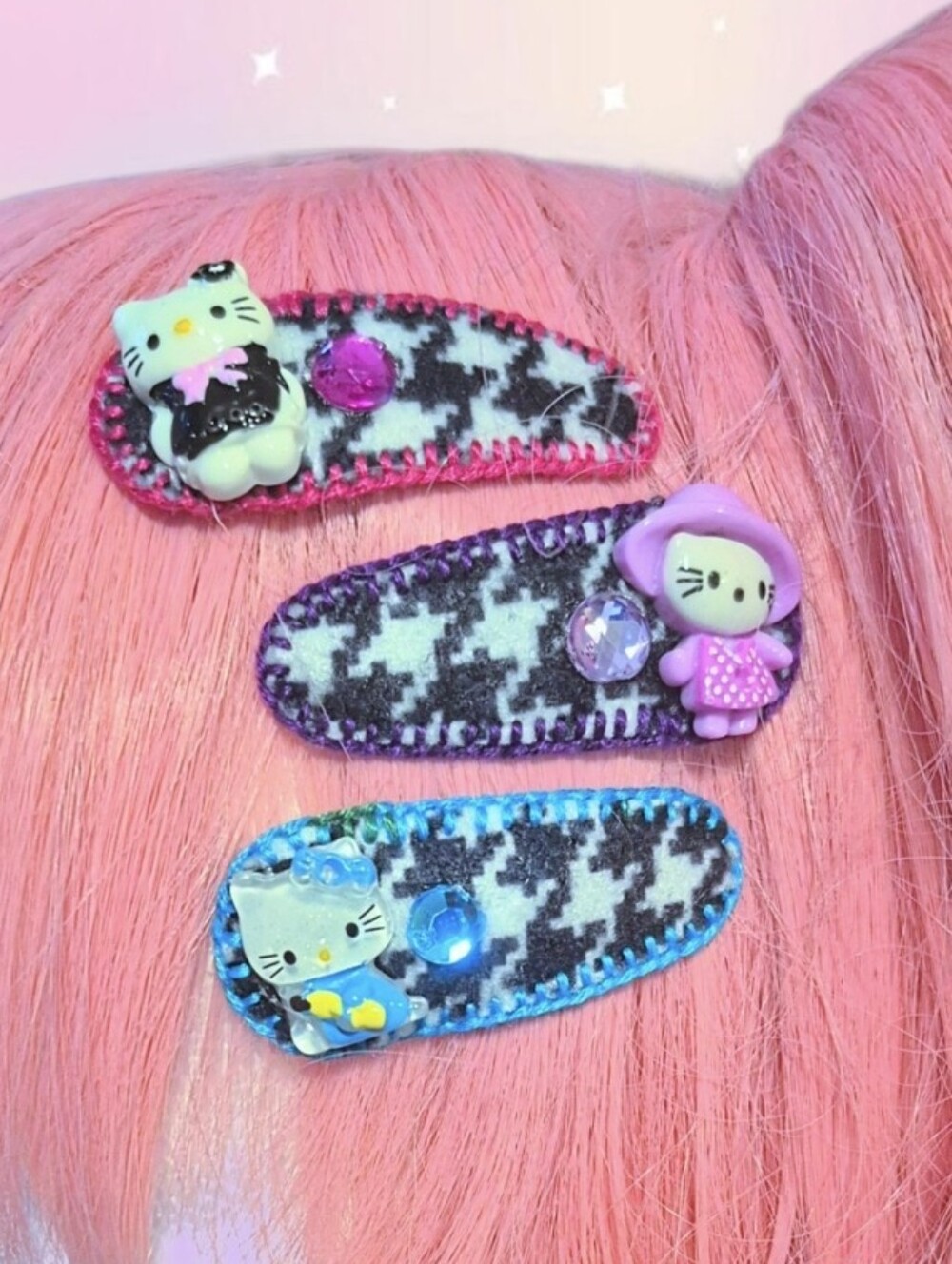 Handmade Set of 3 Hello Kitty Felt Hair Clips With Houndstooth Pattern